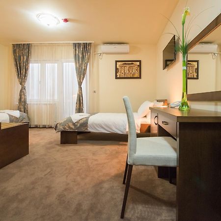 Garni Hotel Central Lux Kragujevac Zewnętrze zdjęcie