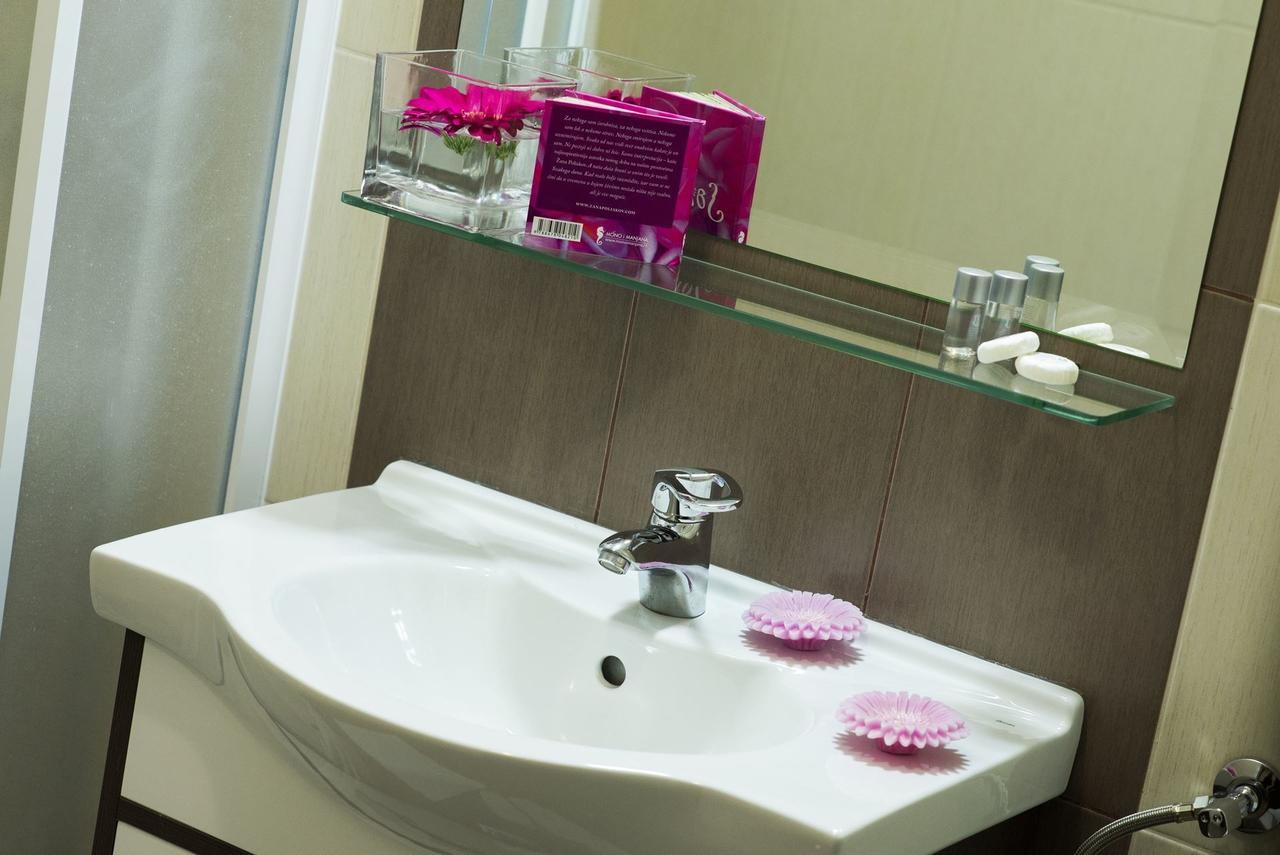 Garni Hotel Central Lux Kragujevac Zewnętrze zdjęcie
