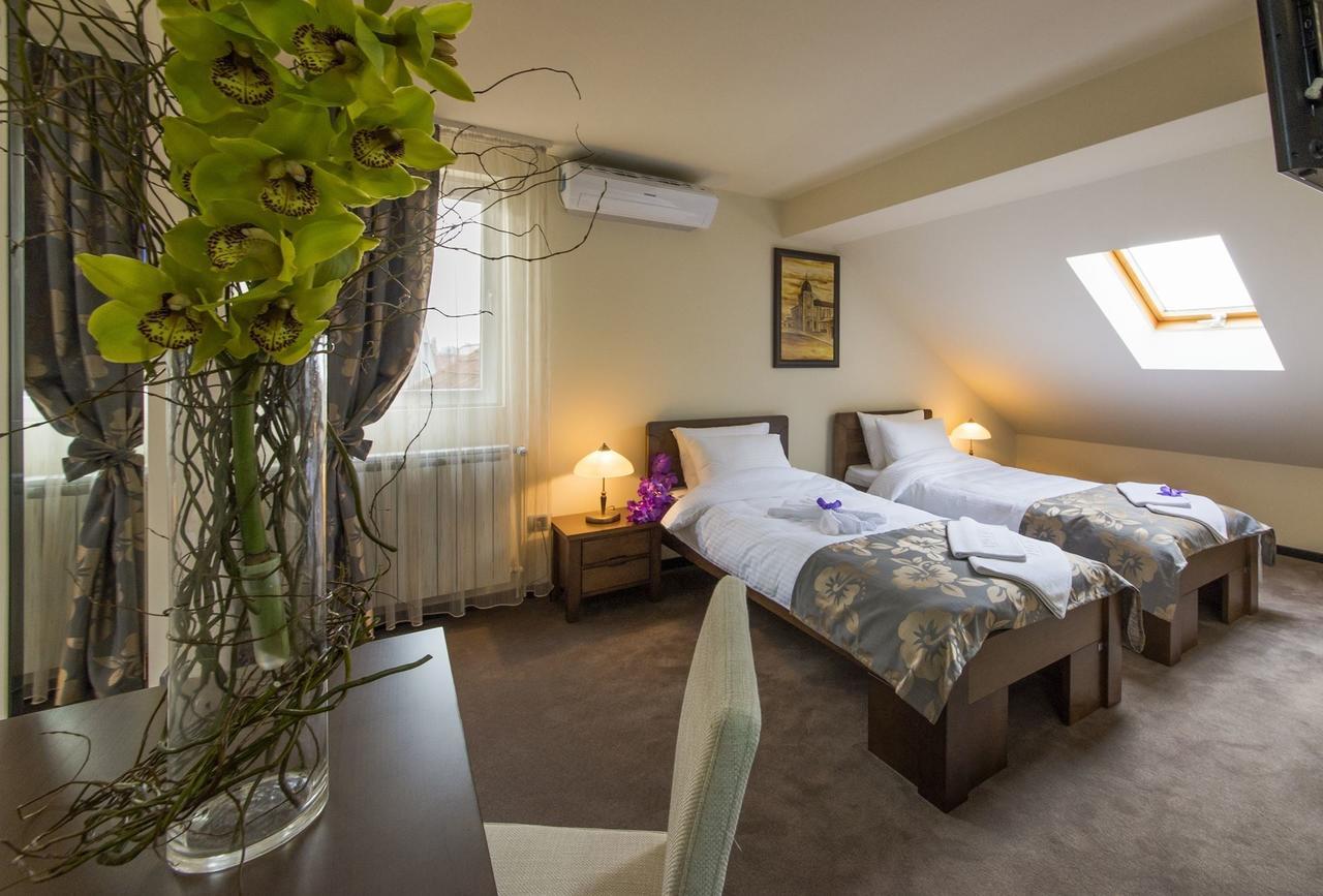 Garni Hotel Central Lux Kragujevac Zewnętrze zdjęcie