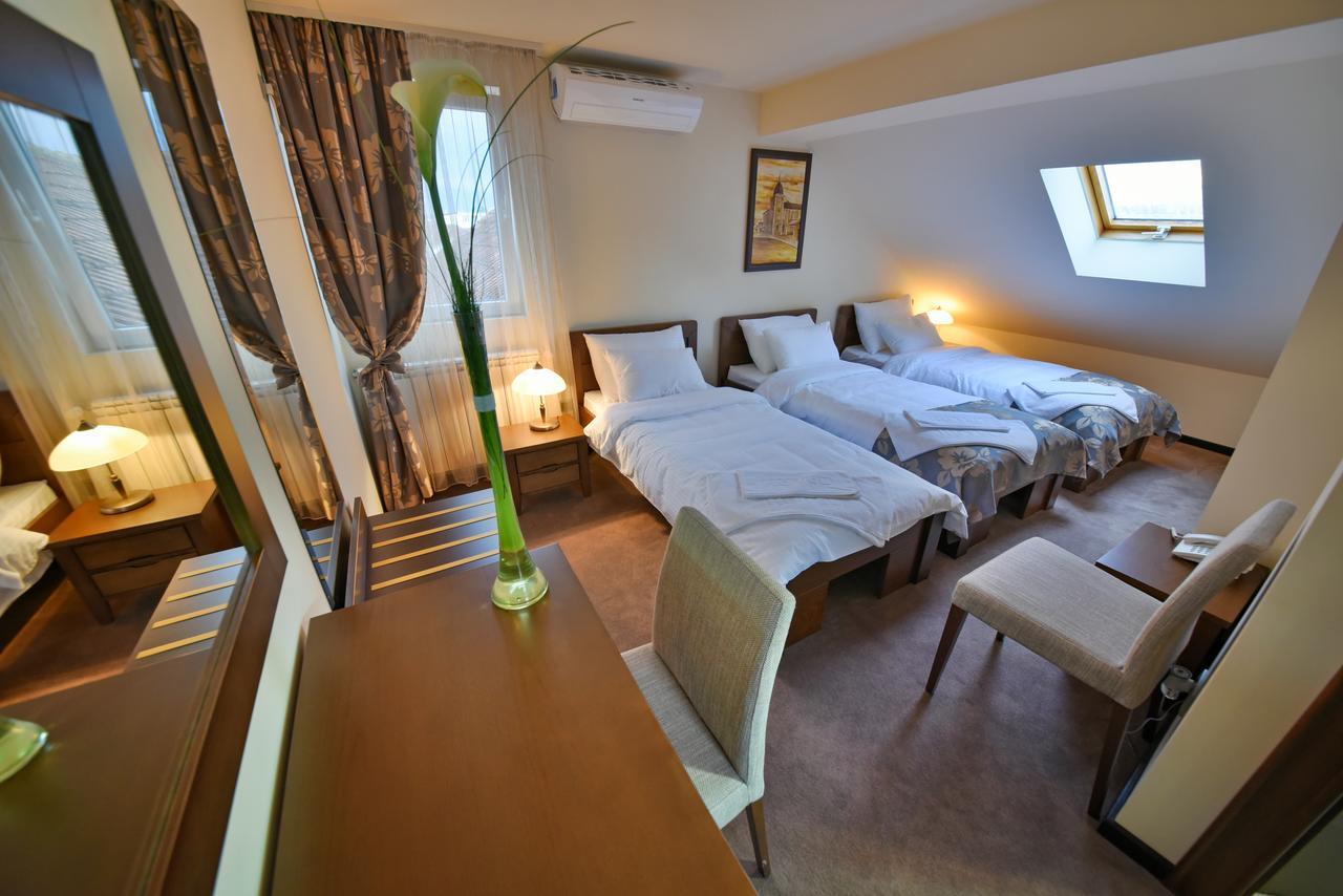 Garni Hotel Central Lux Kragujevac Zewnętrze zdjęcie