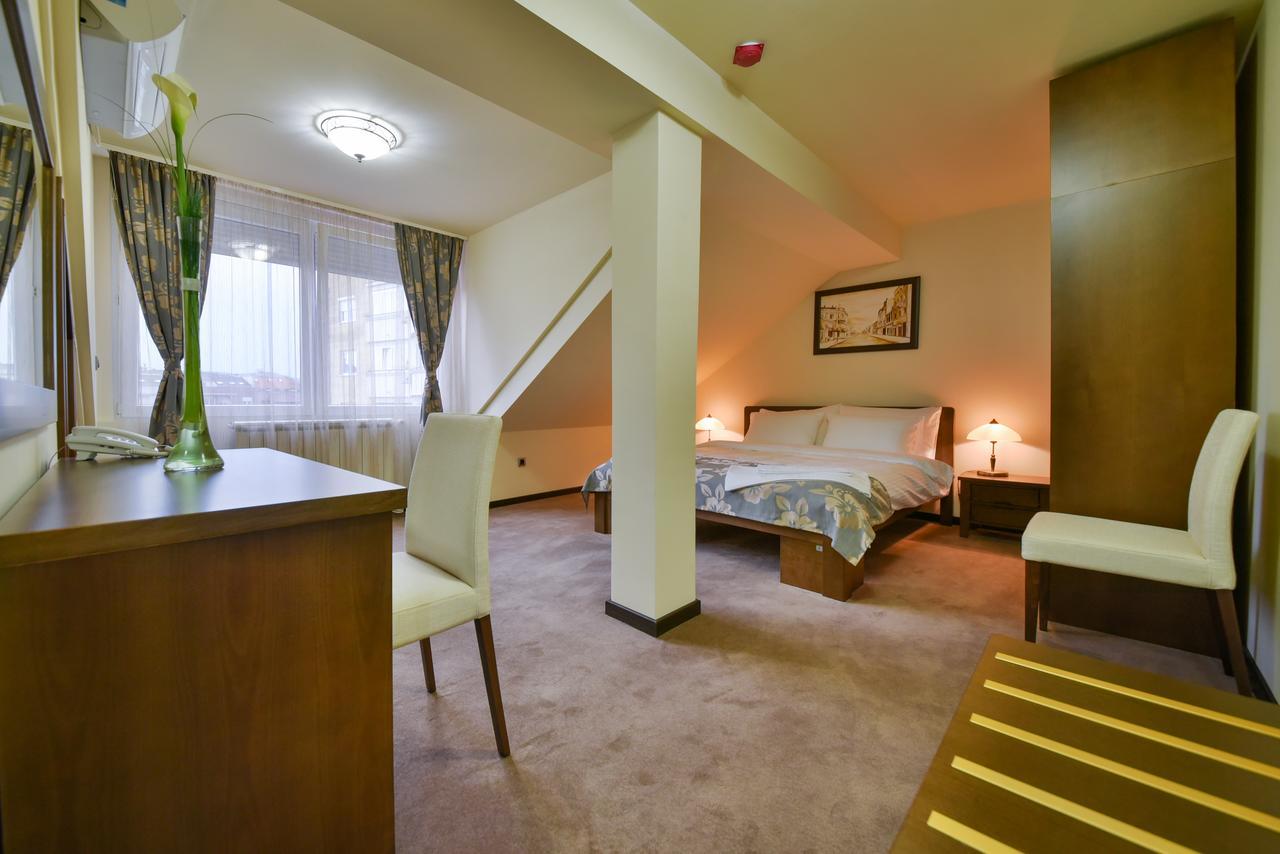 Garni Hotel Central Lux Kragujevac Zewnętrze zdjęcie
