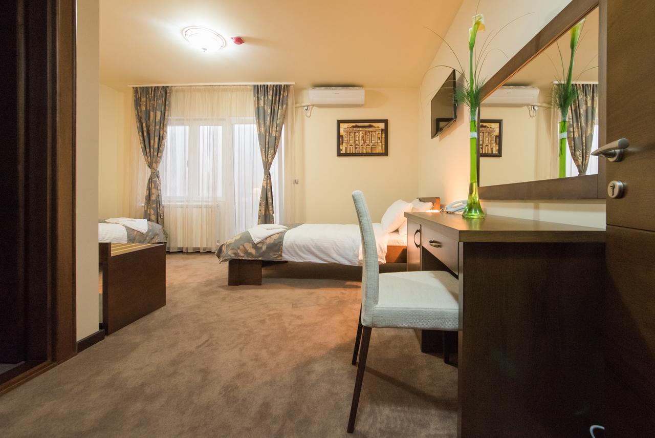 Garni Hotel Central Lux Kragujevac Zewnętrze zdjęcie