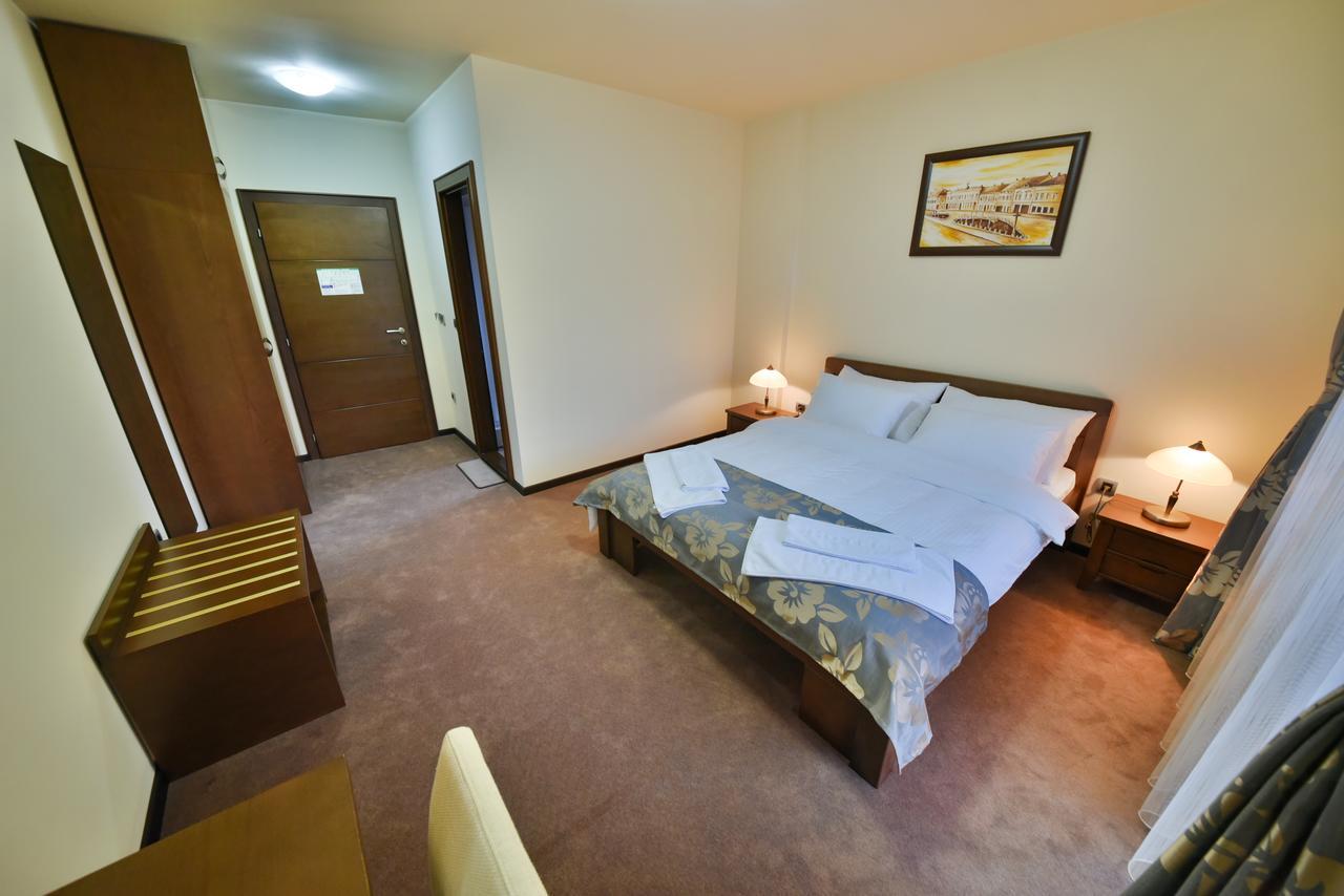 Garni Hotel Central Lux Kragujevac Zewnętrze zdjęcie