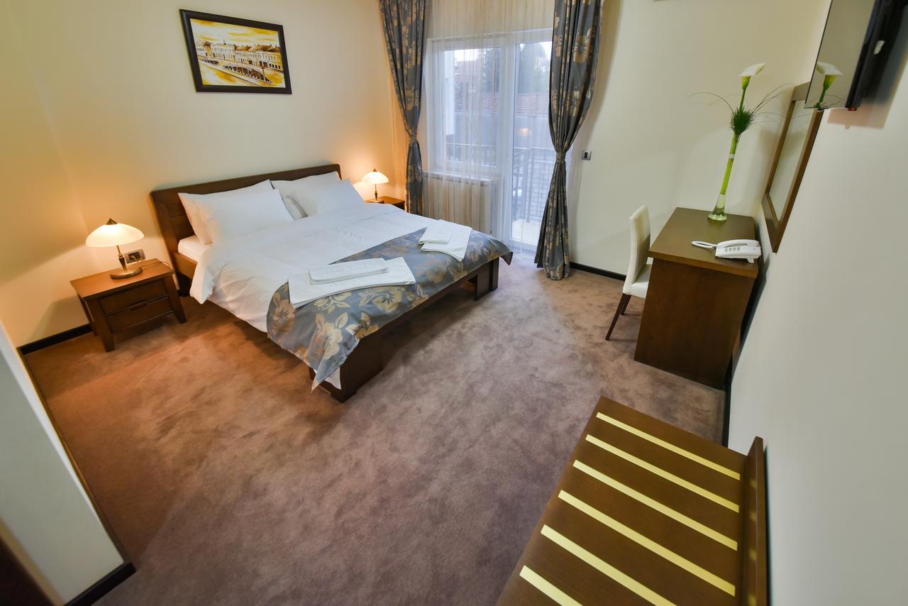 Garni Hotel Central Lux Kragujevac Zewnętrze zdjęcie